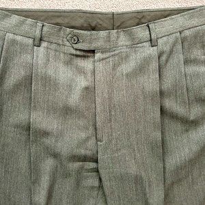 Austin Reed Pleated Suit Pants - Men | Color: Light Charcoal | Size: 36 / 32
